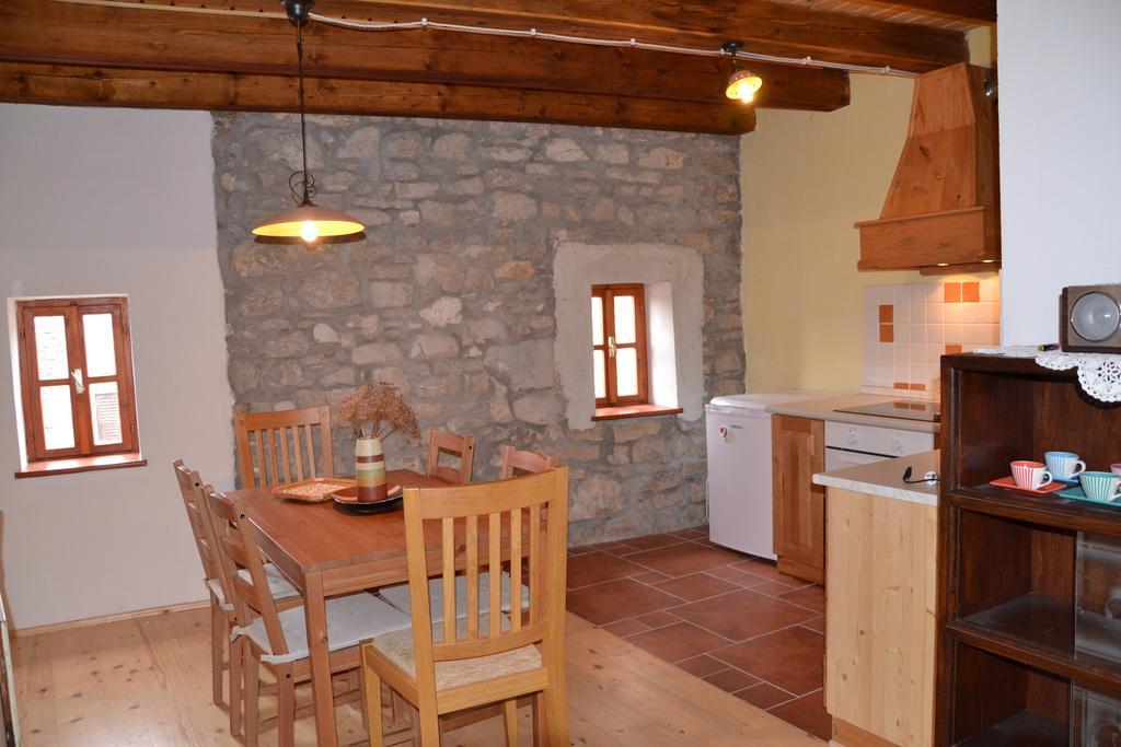 Holiday Farmhouse Skvor Robidisce Bagian luar foto