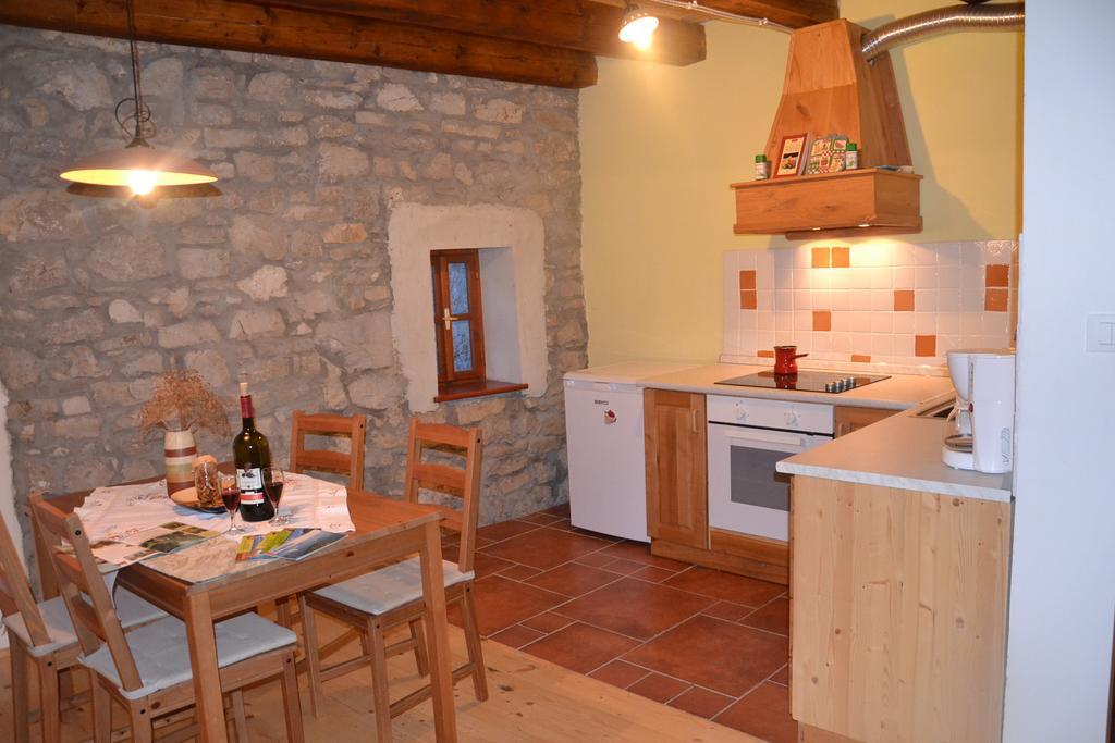 Holiday Farmhouse Skvor Robidisce Bagian luar foto