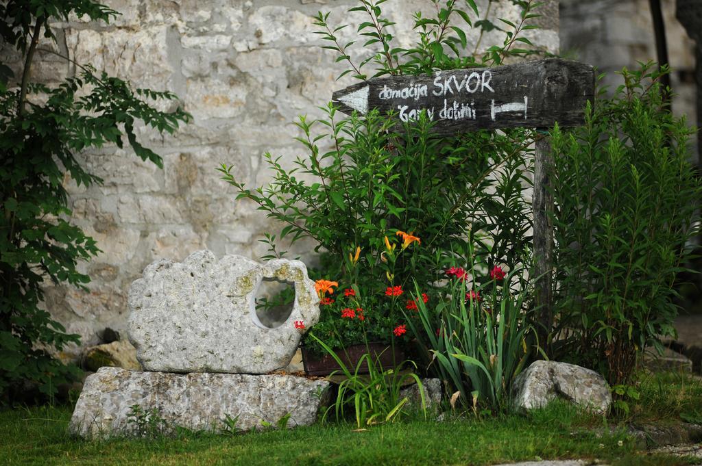 Holiday Farmhouse Skvor Robidisce Bagian luar foto
