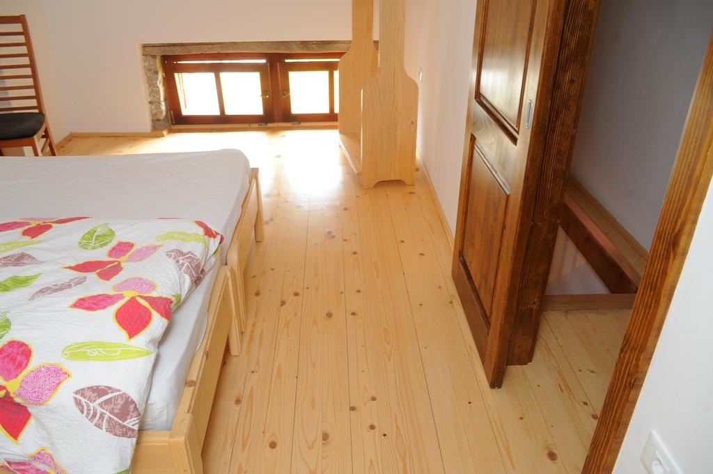 Holiday Farmhouse Skvor Robidisce Bagian luar foto